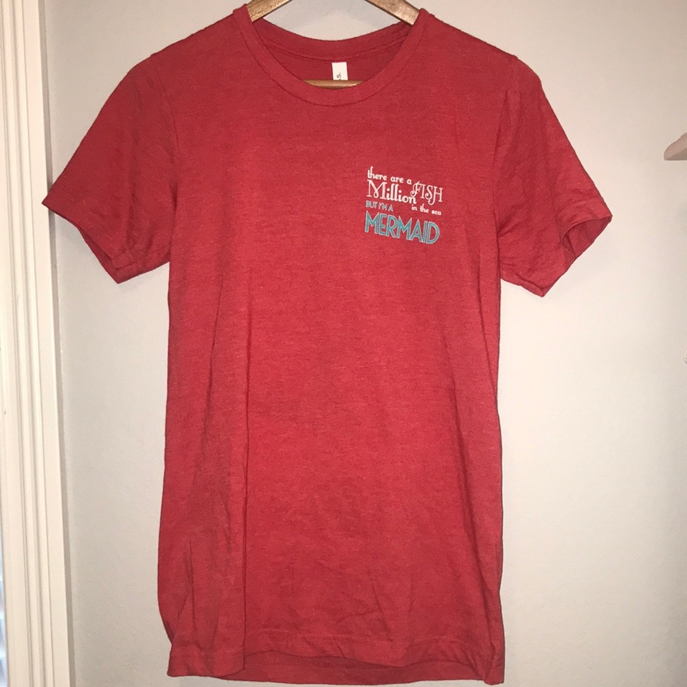 Pineapple Willy’s T-shirt 🍍(never worn)